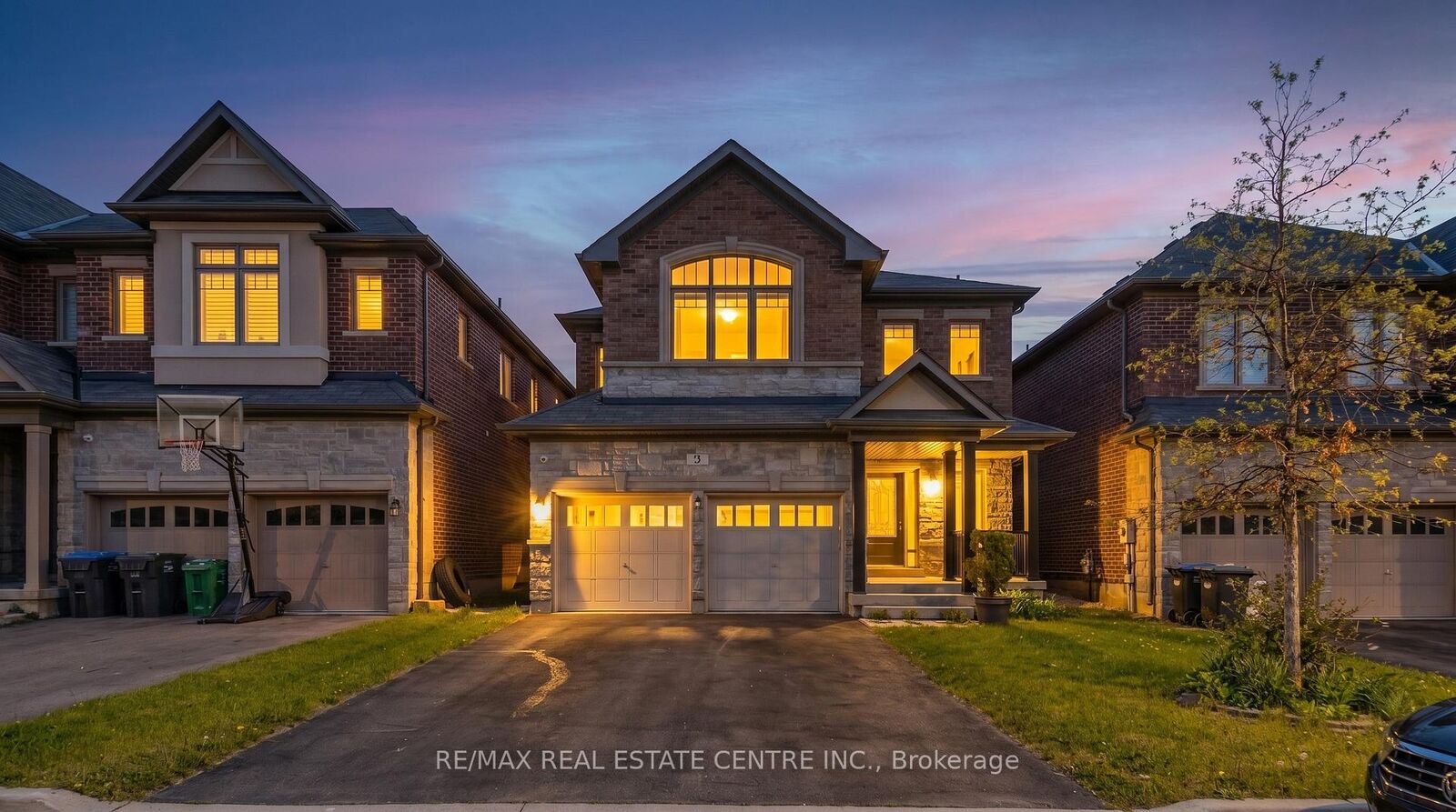 Property Photo: 3 Prairie Creek Crescent ON L6Y 6C9