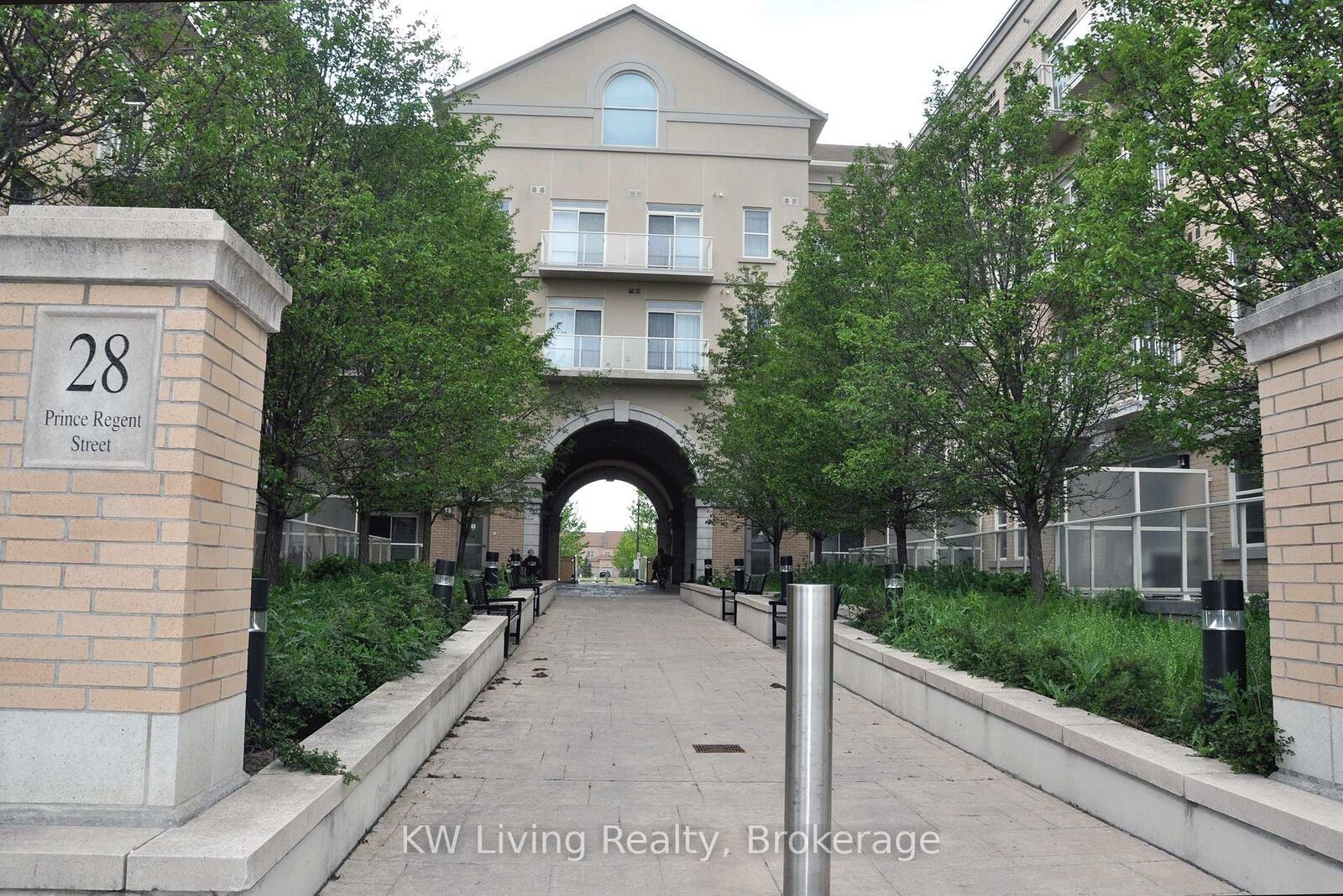 Property Photo: 28 Prince Regent Street 305 ON L6C 0V5