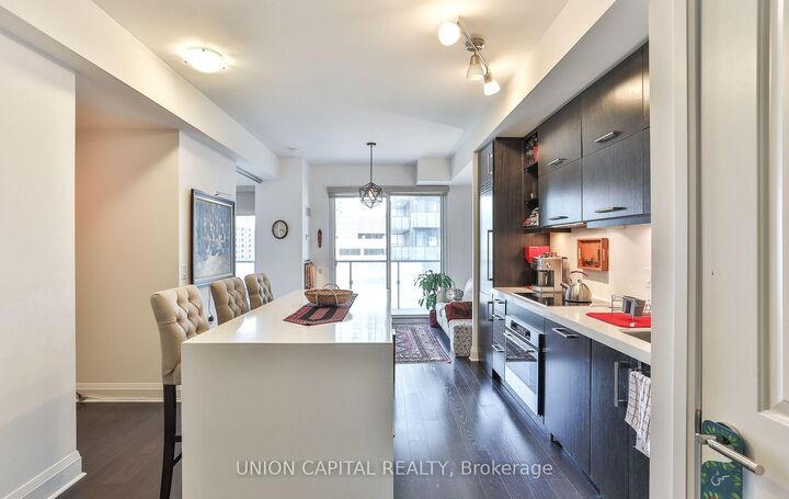 Property Photo:  65 St. Mary Street 1601  ON M5S 0A6 