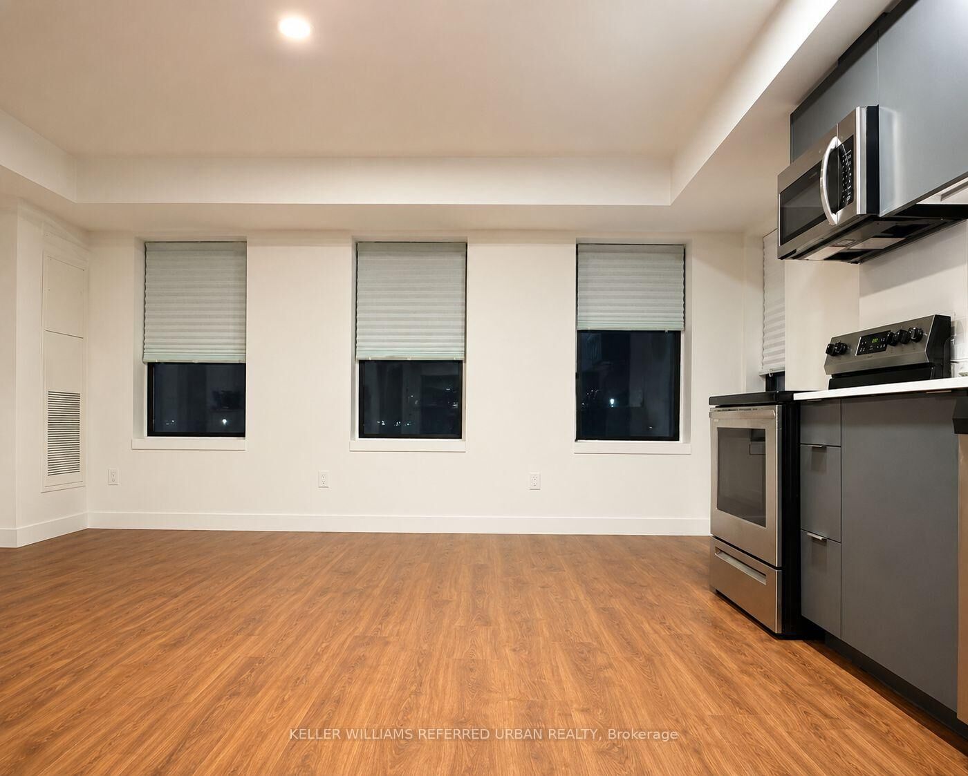 Property Photo:  325 University Avenue W 211  ON K9A 3S9 