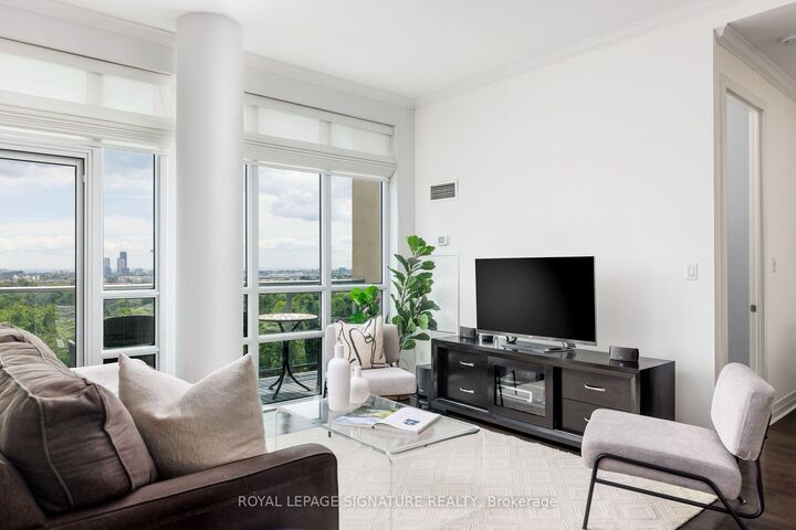Photo de la propriété: 3391 Bloor Street W 1101 ON M8X 1G3
