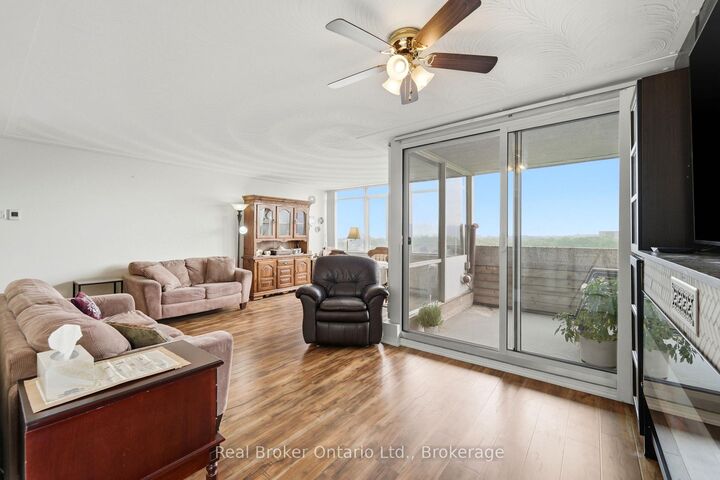 Property Photo: 40 Harrisford Street 908 ON L8K 6N1