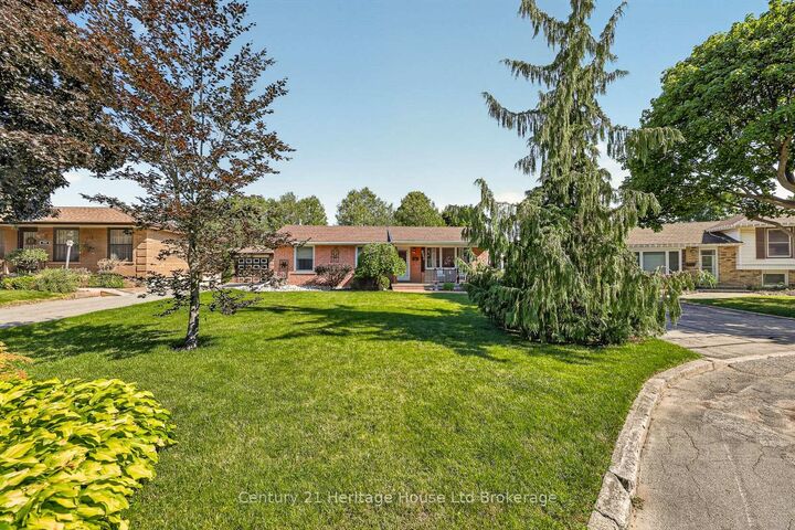Property Photo:  803 Gladstone Drive  ON N4S 5T3 