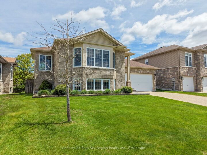 Property Photo:  28 Stone Manor Drive  ON P1C 0A3 