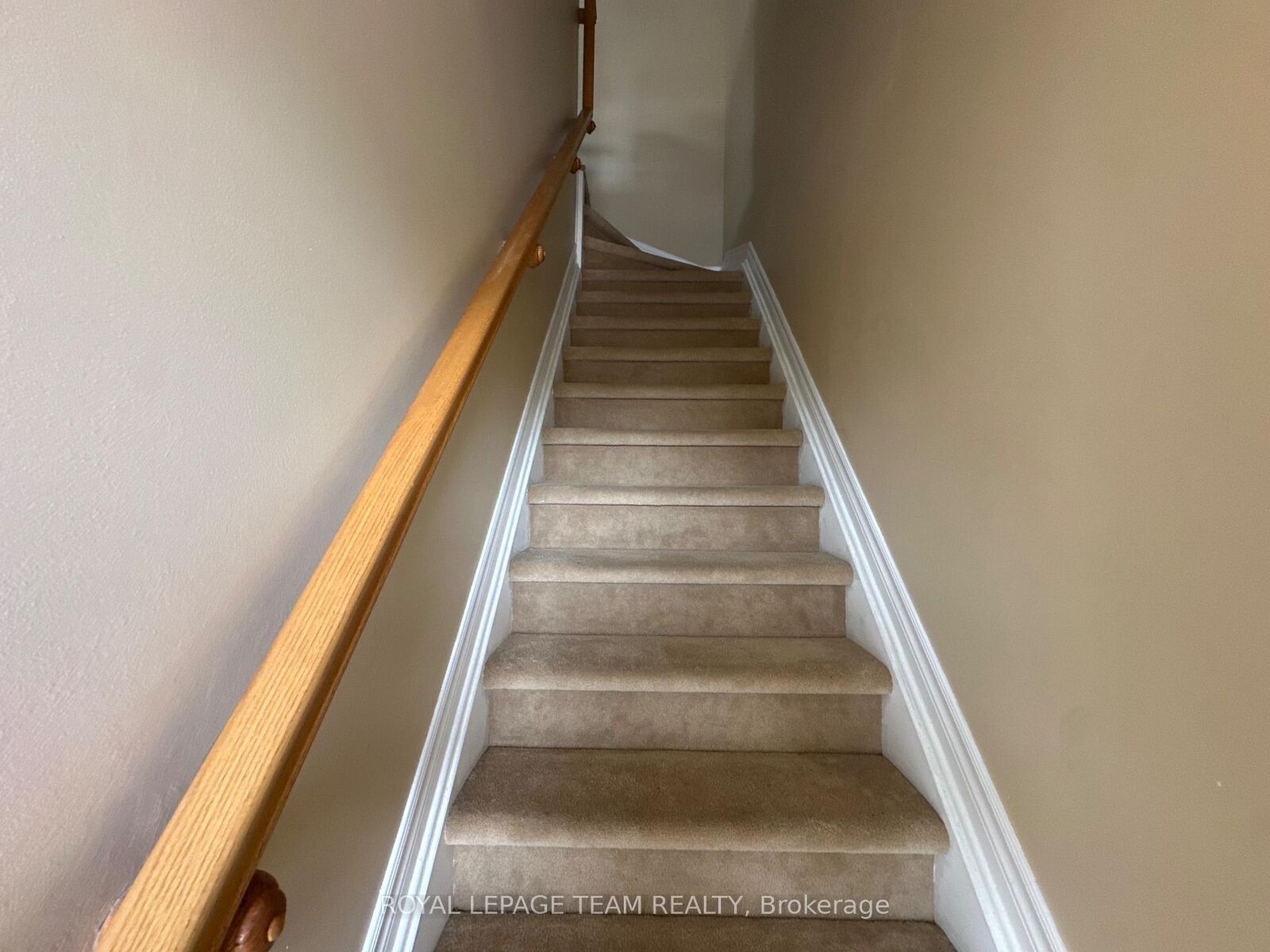 Property Photo: 763 Cedar Creek Drive C ON K1T 0B3