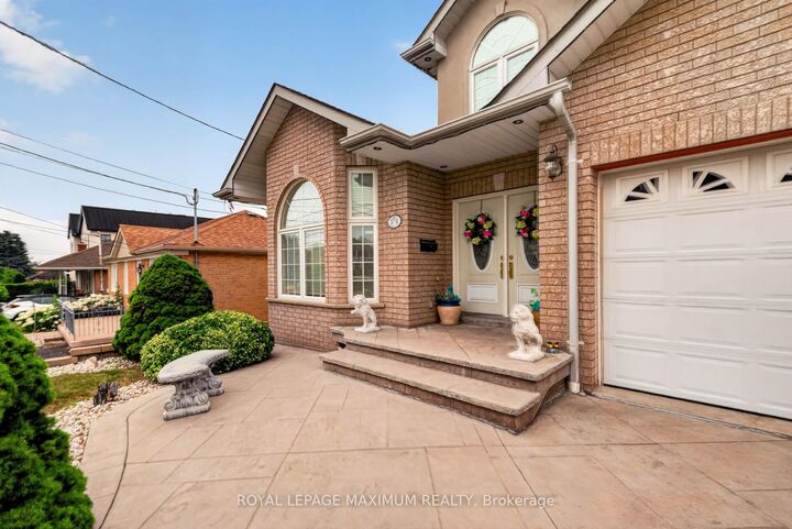 Property Photo:  378 Rustic Road  ON M6L 1W7 