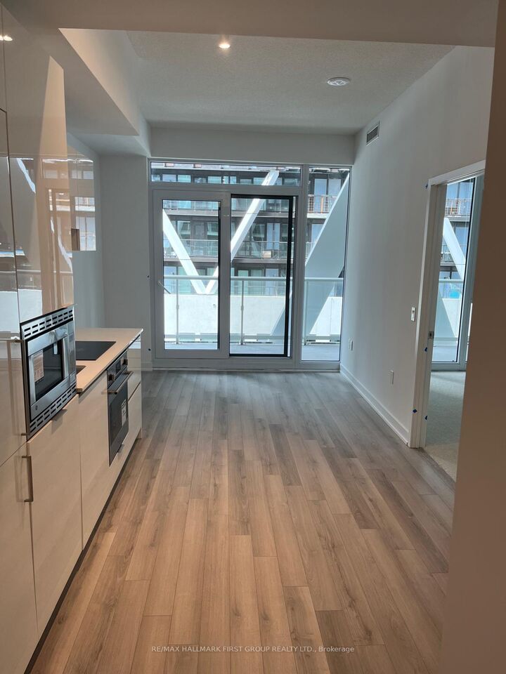 Photo de la propriété: 230 Simcoe Street 1235 ON M5T 1T4