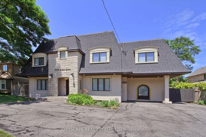 Property Photo: 1543 Indian Grove ON L5H 2S5