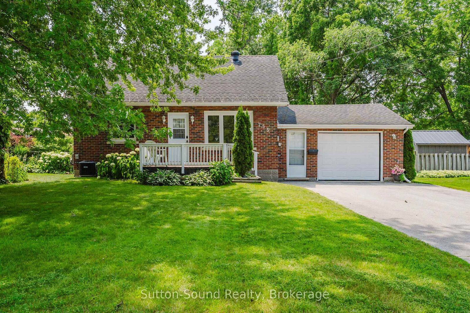Property Photo: 755 17th Street E ON N4K 2A4