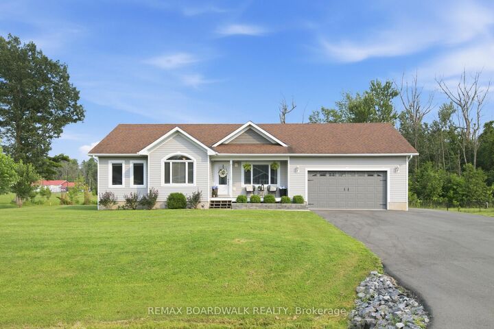 Property Photo:  17 Albert Street  ON K0E 1T1 
