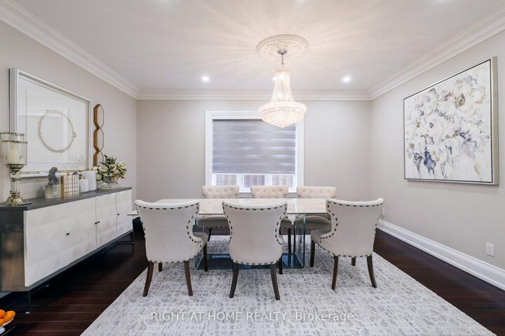 Property Photo: 99 Fairview Road W ON L5B 1K7