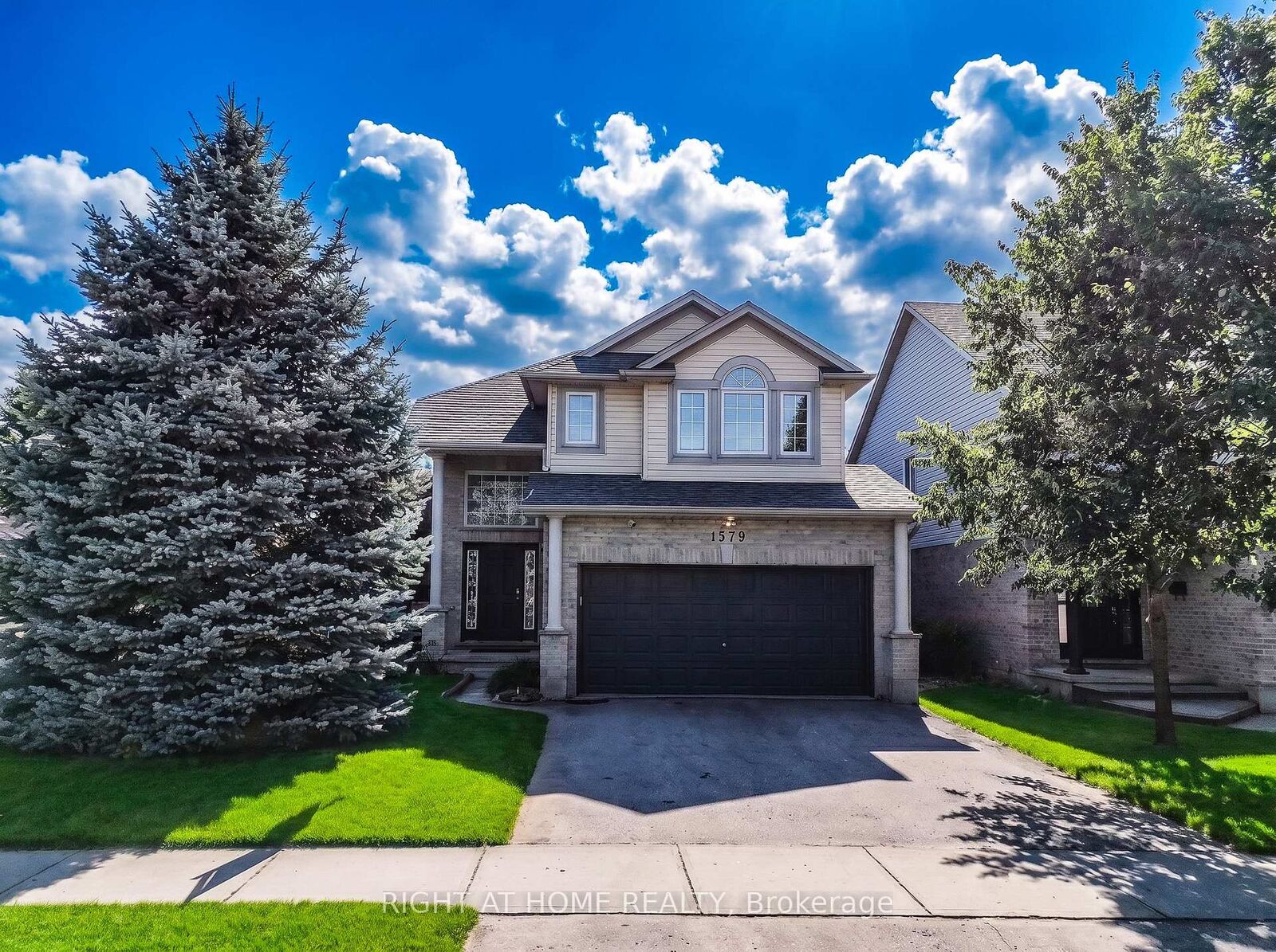 Property Photo:  1579 Devos Drive  ON N5X 4K8 