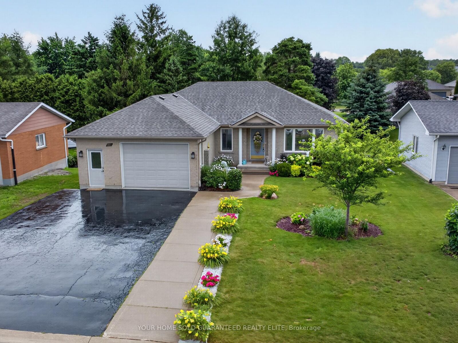 Property Photo: 213 Margaret Street S ON N0G 1Z0