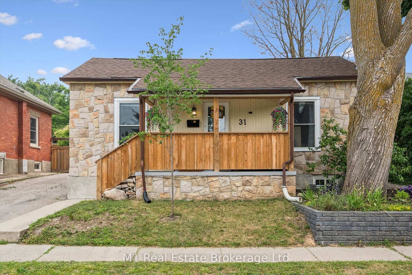 Property Photo: 31 Bagot Street ON N1H 5T2