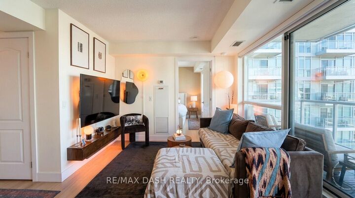 Property Photo:  100 Western Battery Road 2001  ON M6K 3S2 