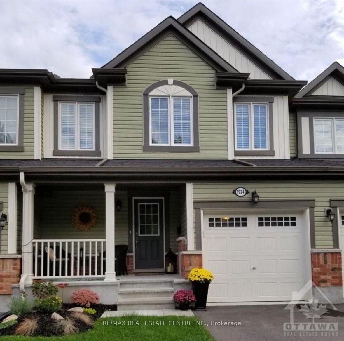 Property Photo: 1924 Maple Grove ON K2S 1B9