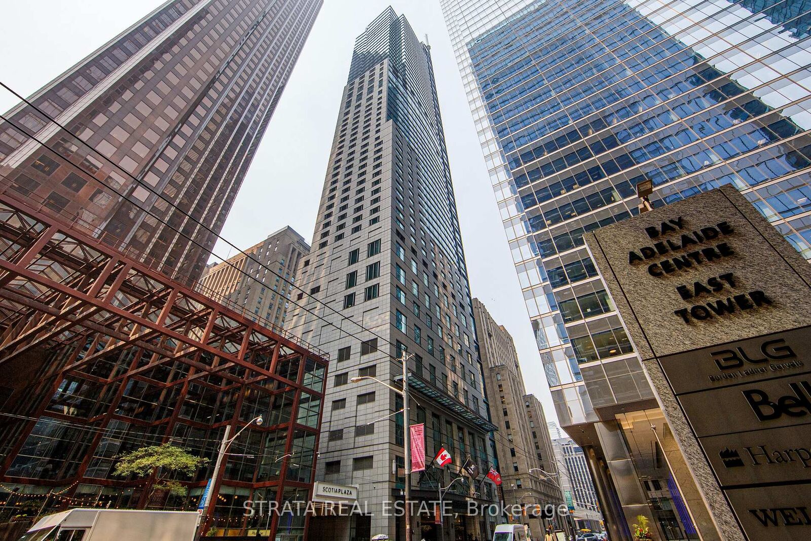 Property Photo: 325 Bay Street 1905 ON M5H 4G3