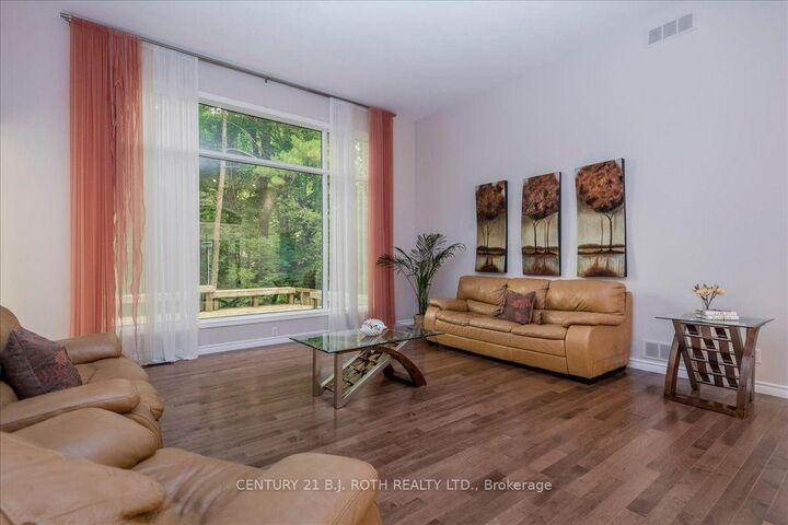 3925 Algoma Avenue — photo 1