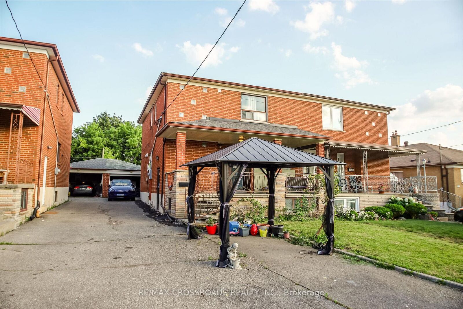 Property Photo: 53 Giltspur Drive ON M3L 1M4