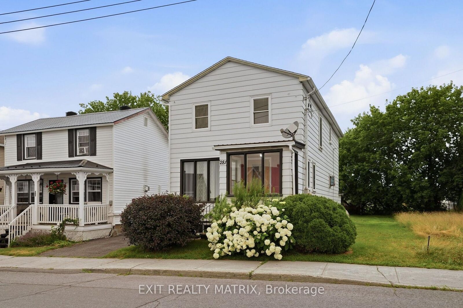 Property Photo:  281 Higginson Street  ON K6A 1G8 