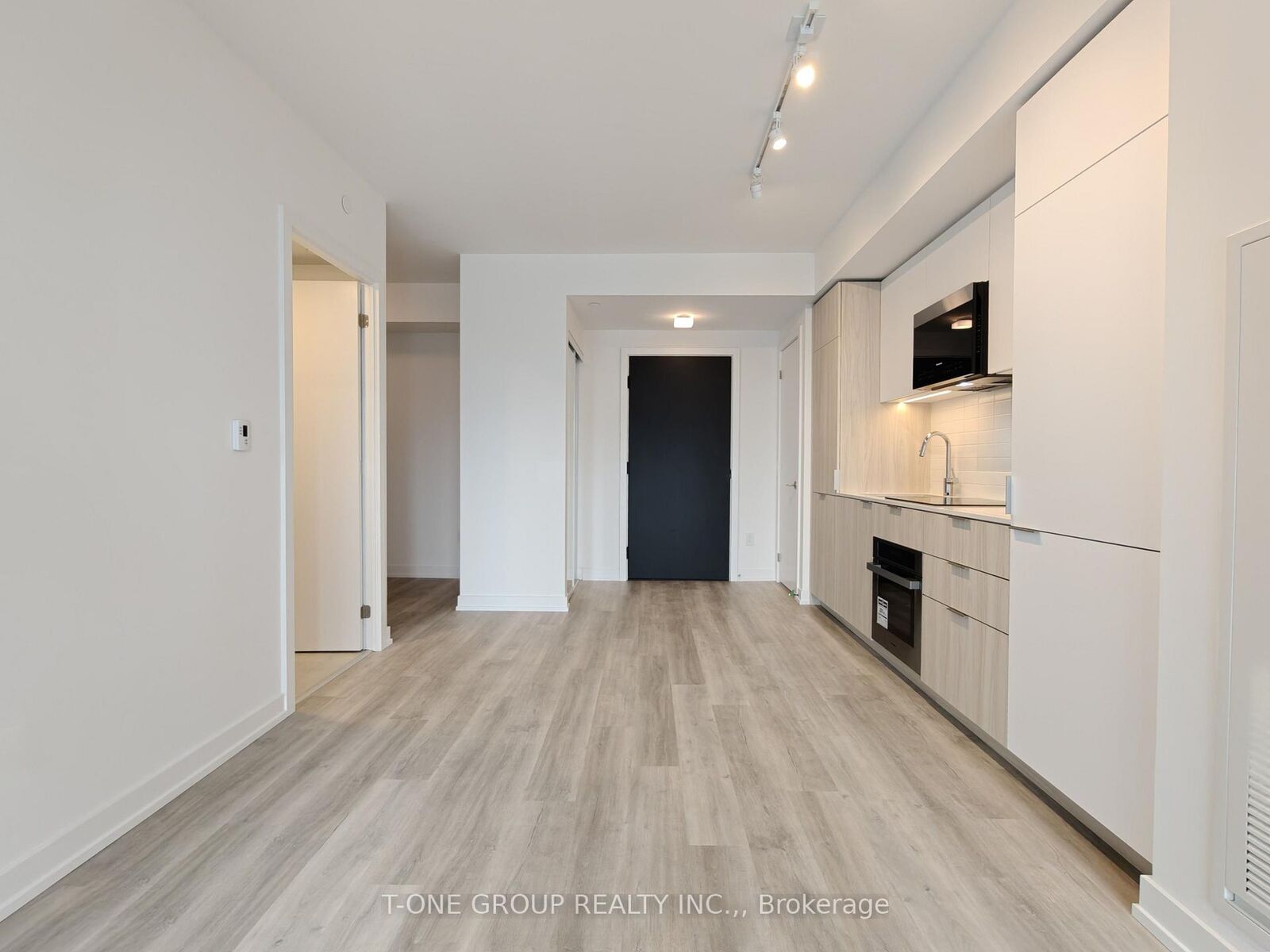 Property Photo:  28 Eastern Avenue Lph09  ON M5A 0Y2 