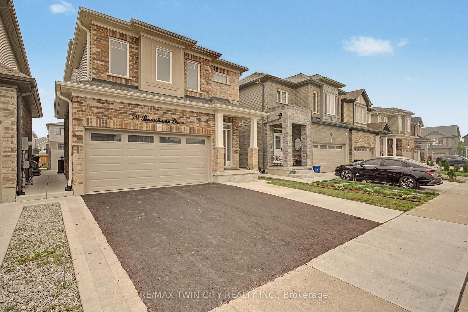 Property Photo:  79 Beauchamp Drive  ON N1S 0B9 
