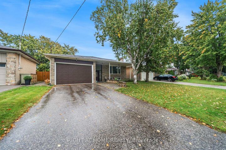 Property Photo: 39 Heathview Avenue ON M2K 2C2