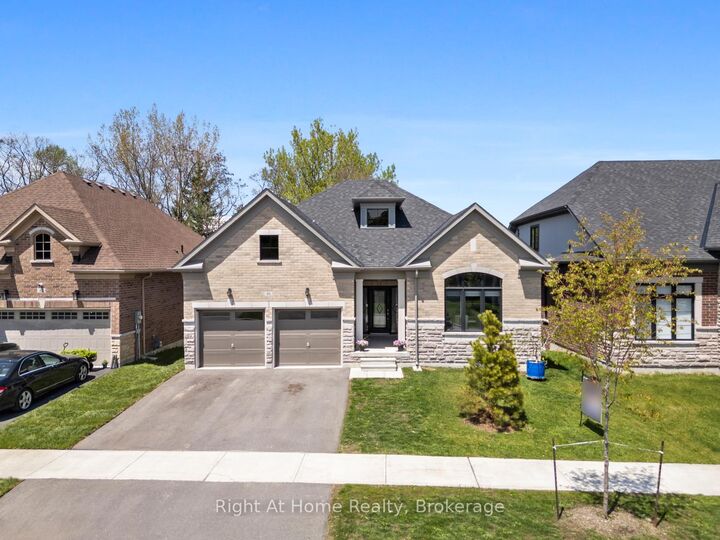 46 Holtby Court E — photo 1