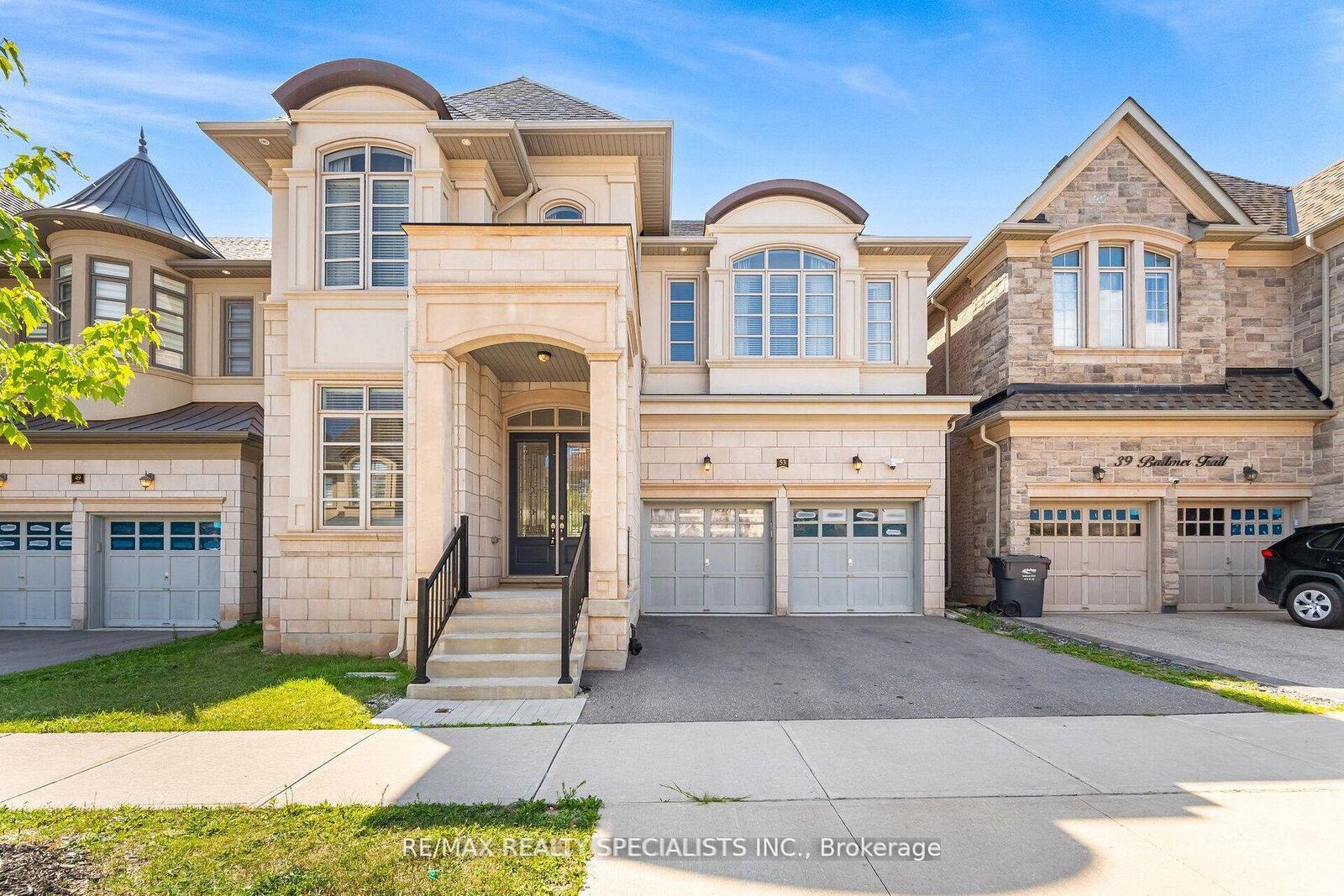 Property Photo: 53 Threshingmills Boulevard ON L6H 0V6