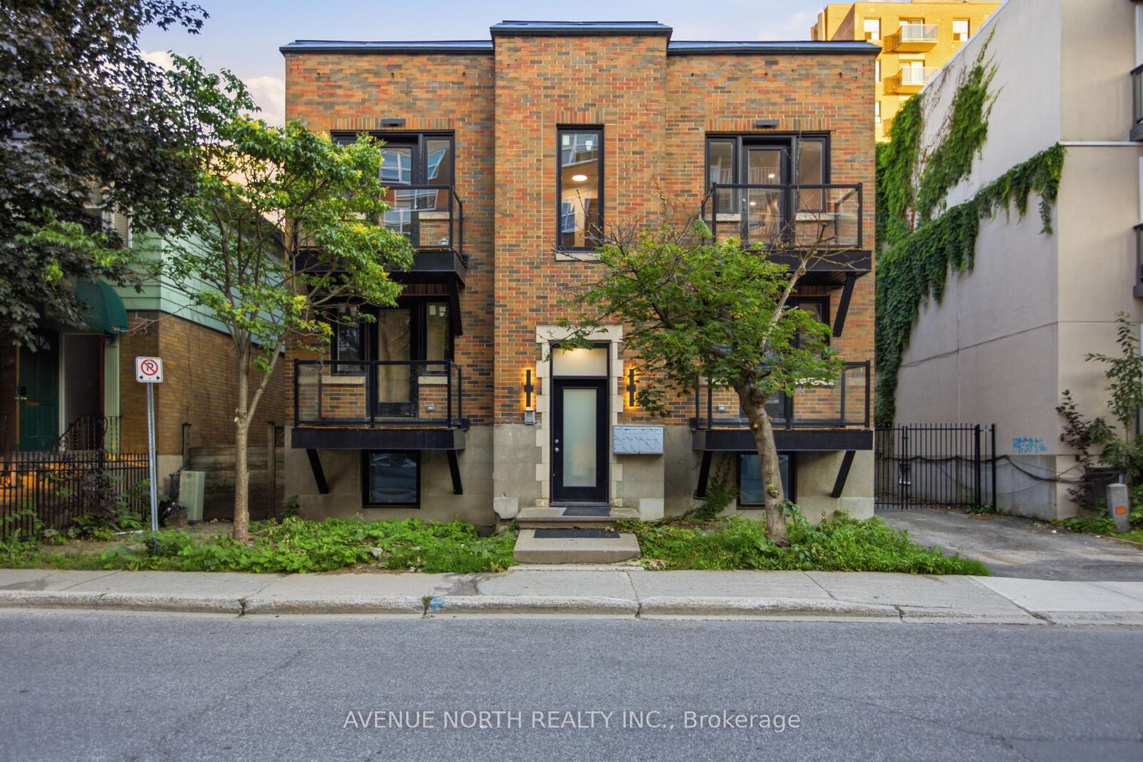 Property Photo: 180 Clarence Street 3 ON K1N 5P8