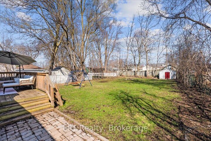 Property Photo:  154 Beach Road  ON L4P 2L7 