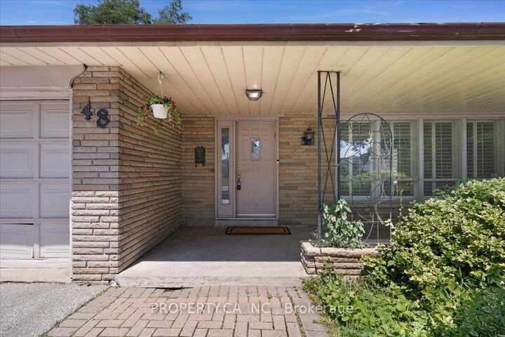Property Photo:  48 Kennard Avenue  ON M3H 4M1 