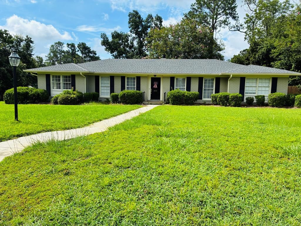 Property Photo:  2415 Winding Way  GA 31602 