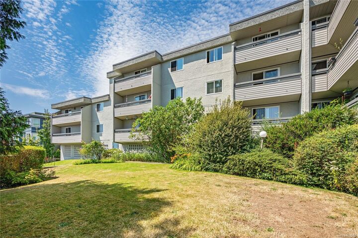 Property Photo: 3235 Quadra St #209 BC V8X 1G4