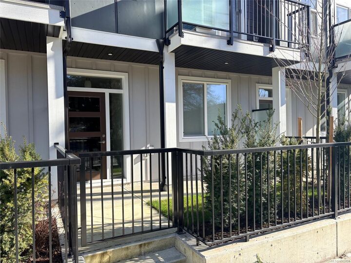 Property Photo: 1206 Arcadiawood Crt BC V9C 0V5
