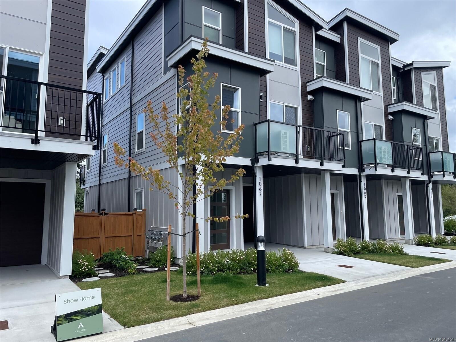 Property Photo: 1203 Arcadiawood Crt BC V9C 0V5