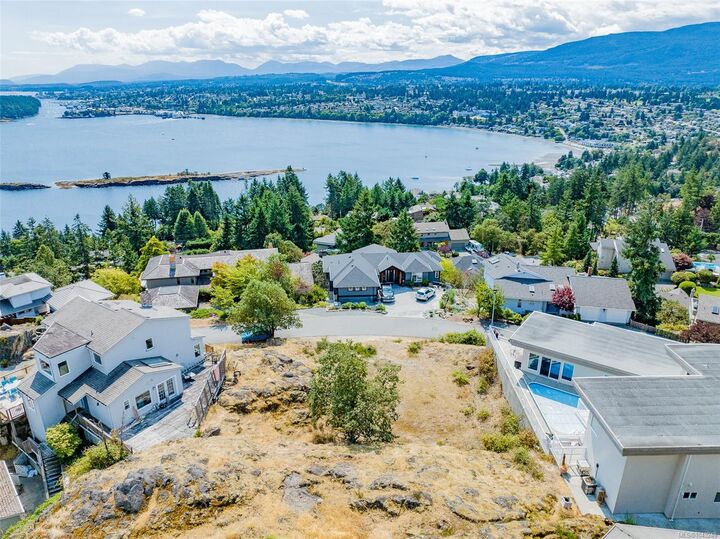 Property Photo:  161 Canterbury Cres  BC V9T 4S4 