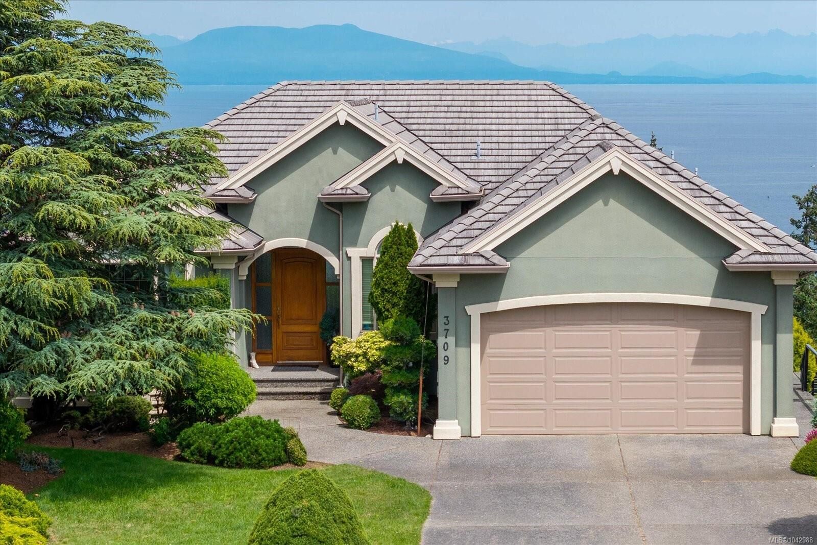 Property Photo: 3709 Glen Oaks Dr BC V9T 6H3