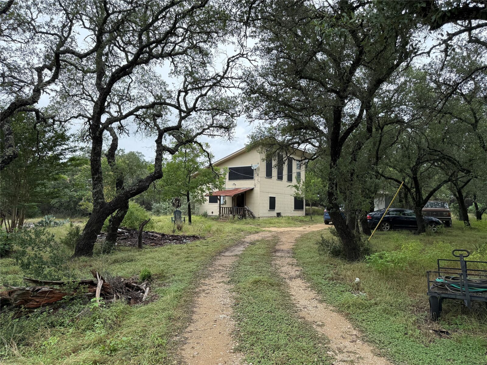 Property Photo: 500 Ridge Oak Drive TX 78676