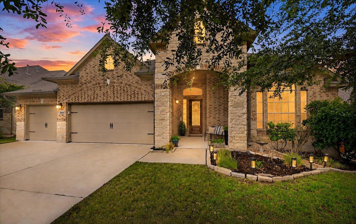 Property Photo: 3016 Burcott Mill Road TX 78660