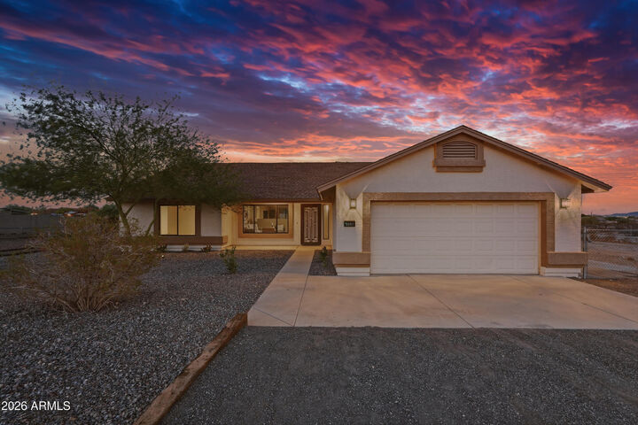 Property Photo: 5001 N Tuthill Road AZ 85340