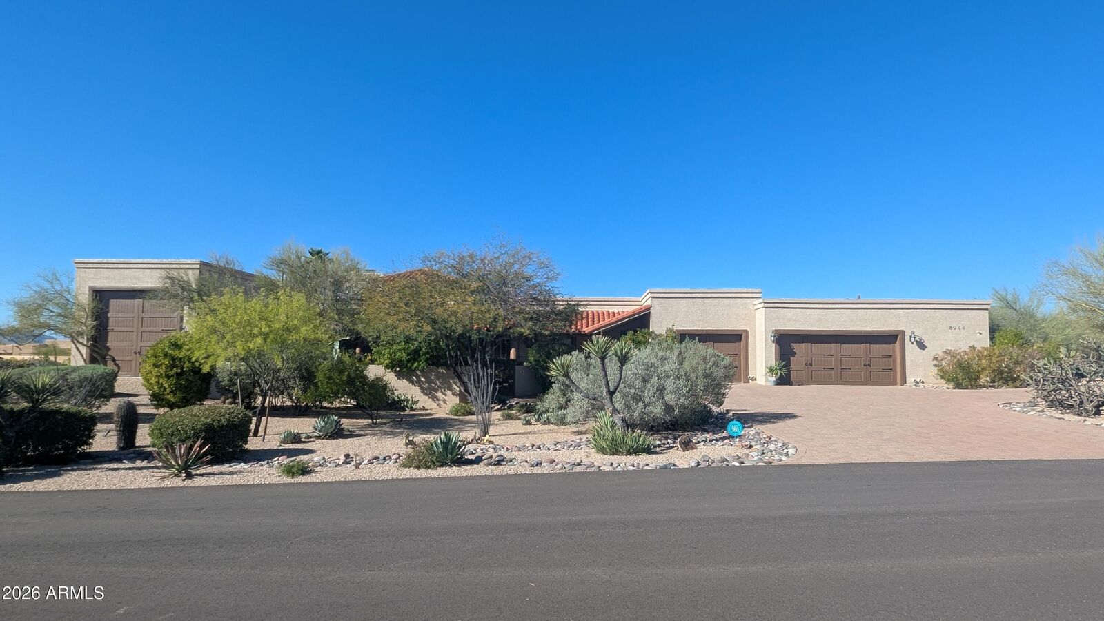 Property Photo: 8944 E Lazywood Place AZ 85377