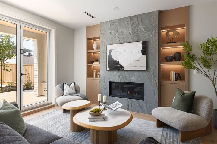 Property Photo: 242 E 20th Avenue 2 BC V5V 1M1