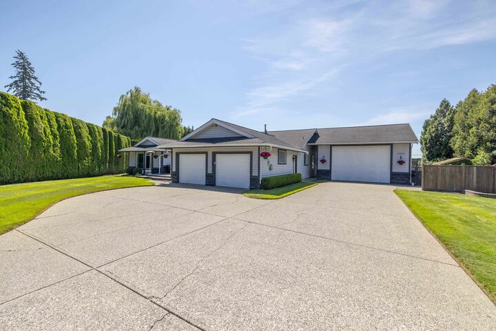 Property Photo: 15430 Kilmore Close BC V3S 6N9