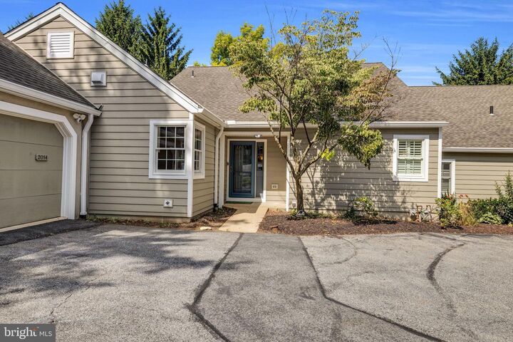 Property Photo: 2014 Meadow Glen PA 19610