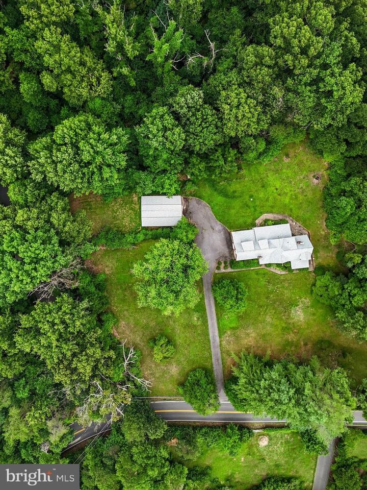 Property Photo: 10622 Vale Road VA 22124