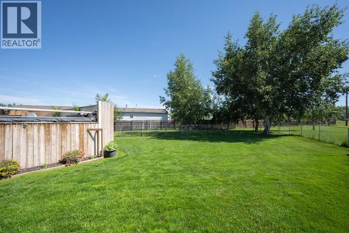 Property Photo:  240 Grandview Crescent  AB T9H 4X8 