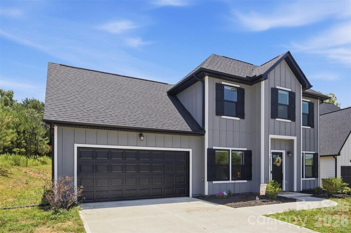 Property Photo: 1311 Dockery Drive NC 28152