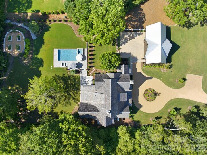 Property Photo: 1212 Gardendale Road SC 29708