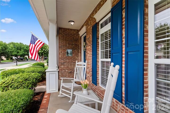 Property Photo: 8505 Whitehawk Hill Road NC 28173